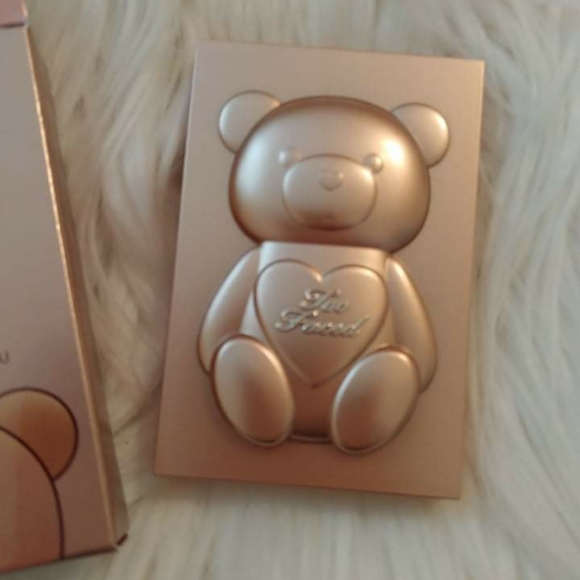 ๐ปNWT TOO FACED TEDDY BARE BRONZER HONEY BUN GLOW (LAST ONE AVALIABLE) - Picture 7 of 10